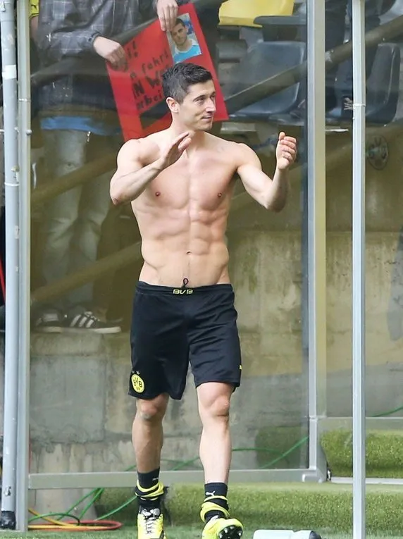Robert Lewandowski dick exposed