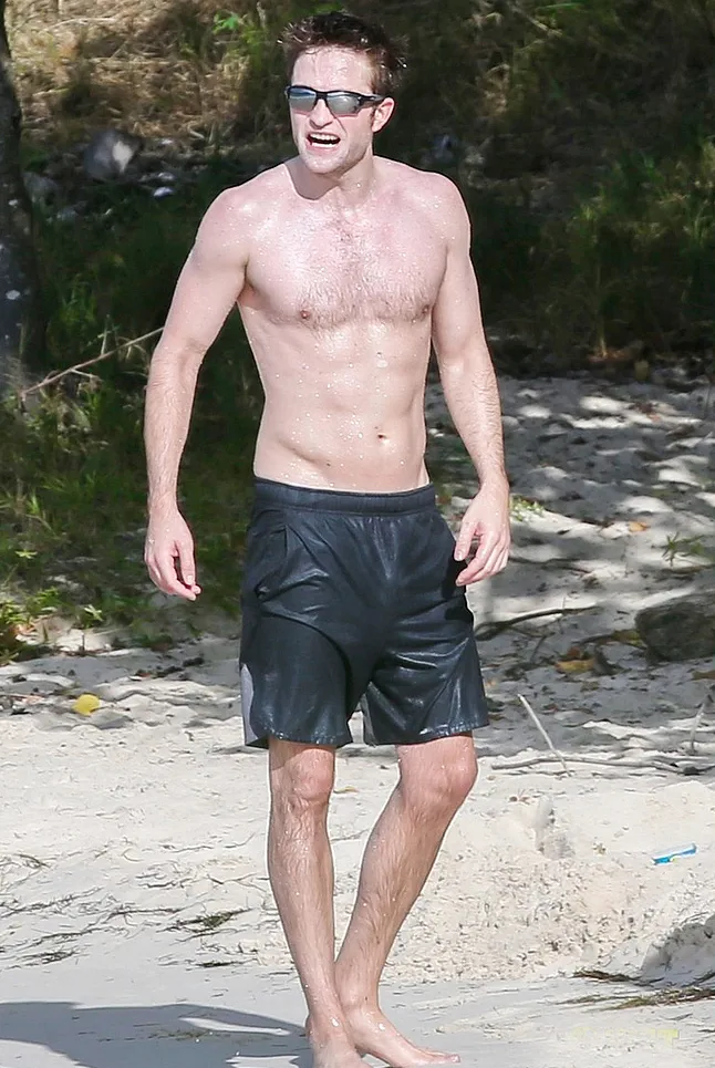 Robert Pattinson Nude