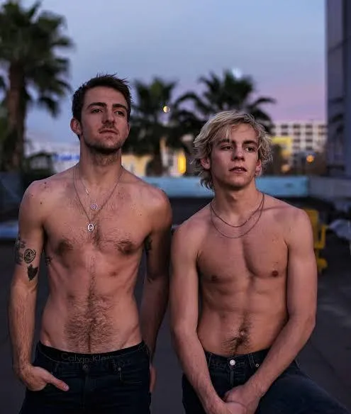 ross lynch shirtless