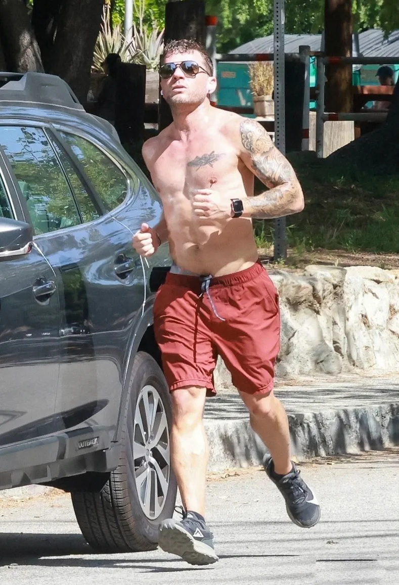 Ryan Phillippe naked photos