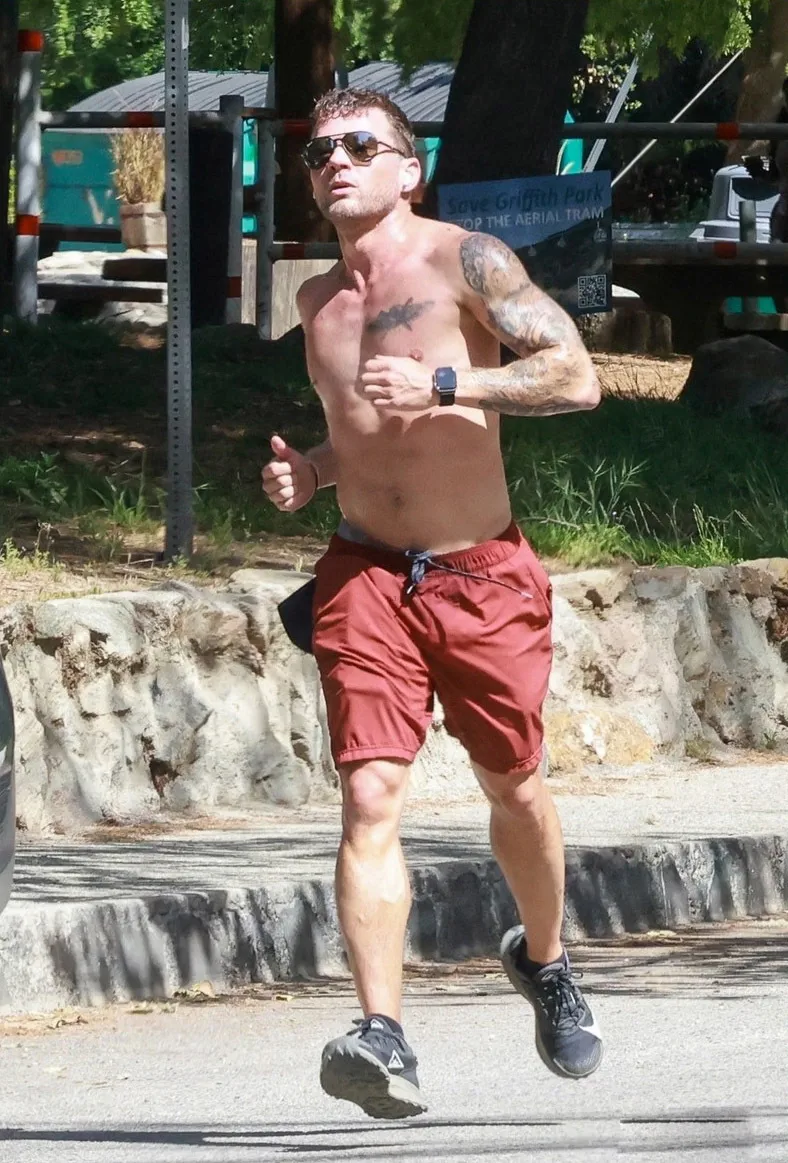 Ryan Phillippe leaked nude pics