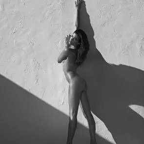 08-Sara-Sampaio-Topless