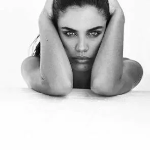 10-Sara-Sampaio-Topless