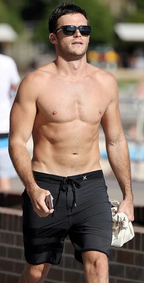 Scott Eastwood Nude
