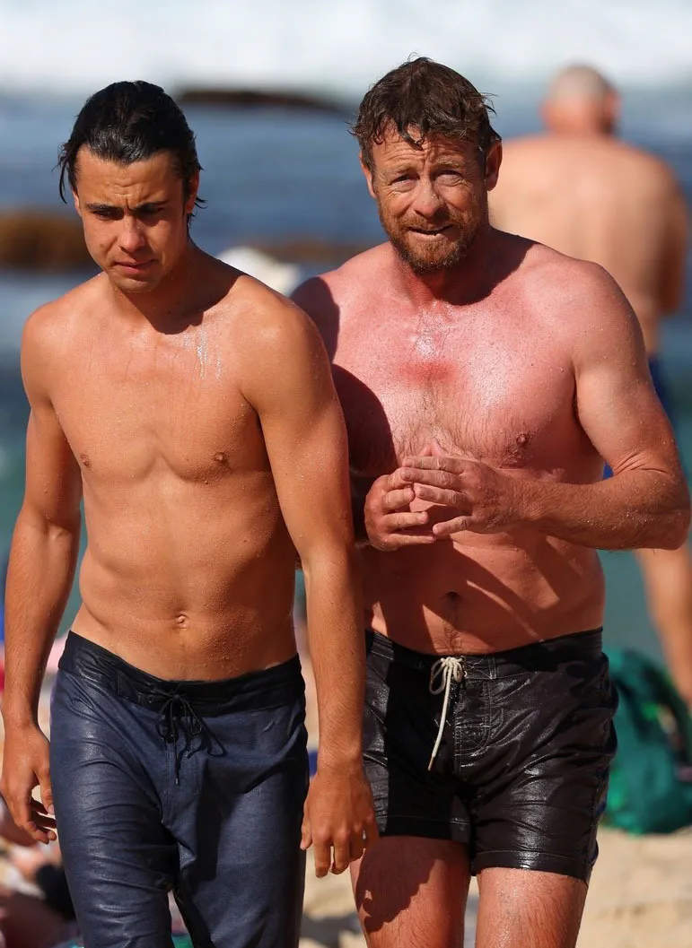 Simon Baker bulge photos