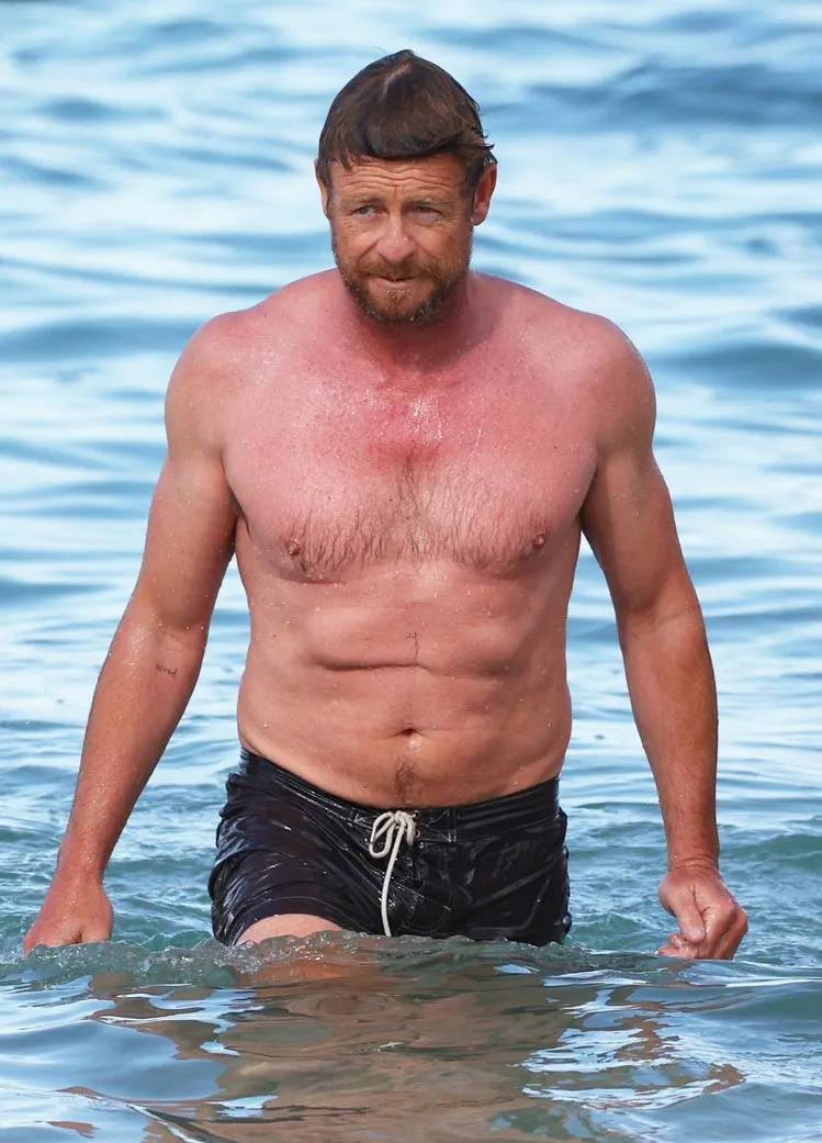 Simon Baker shirtless photos