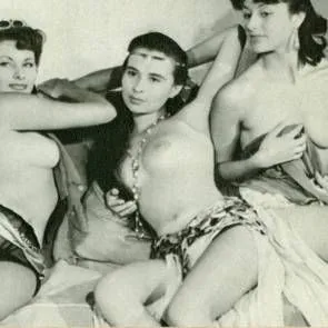 صوفيا لورين عارية 9