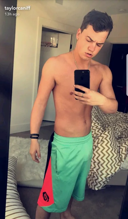 Taylor Caniff Nude