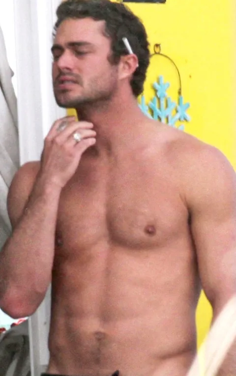 Taylor Kinney Nude