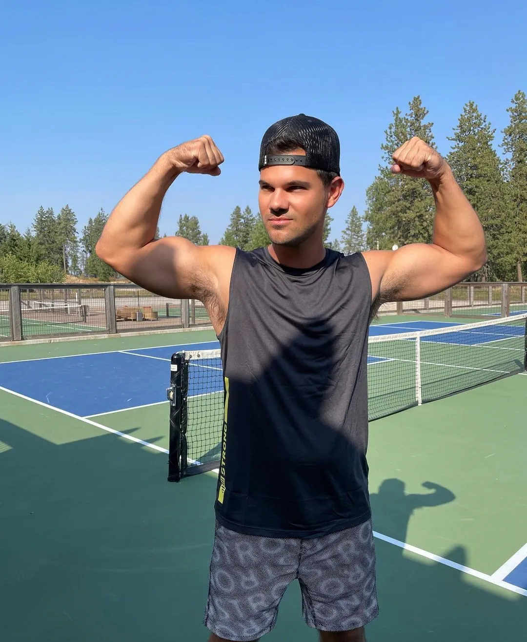 டெய்லர் பேக்கரி ஹேர் விசாக்கள்