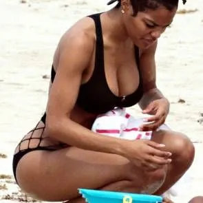 08-Teyana-Taylor-Sexy-Bikini
