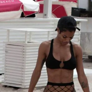 14-Teyana-Taylor-Sexy-Bikini