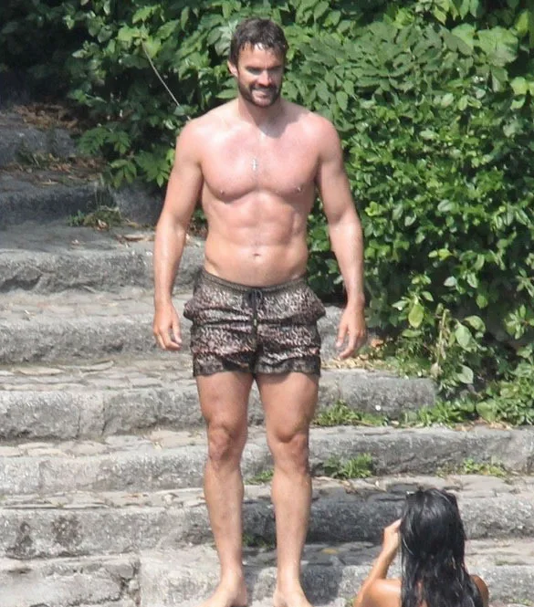 Thom Evans bulge