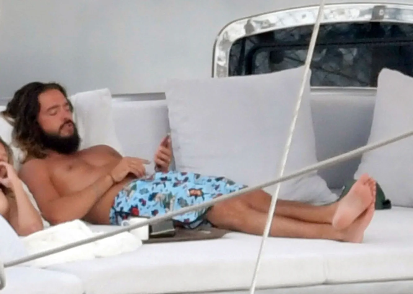 Tom Kaulitz paparazzi