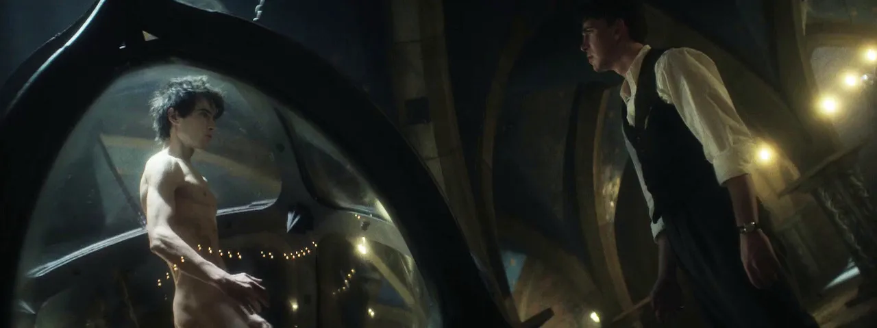 Tom Sturridge frontal nude