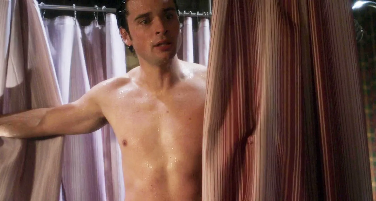 Tom Welling shirtless