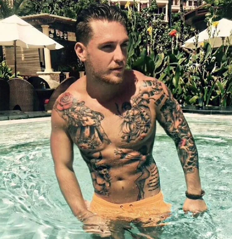 טום דיק רים סונן והאש