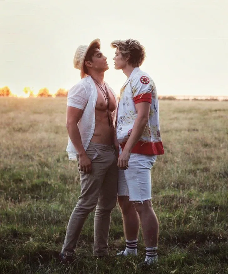 Troy Pes and Zander Hodgson nude