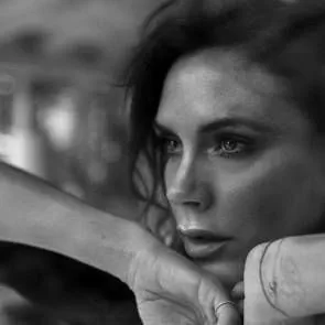 07-ויקטוריה-בקהאם-סקסי-ווג -2017