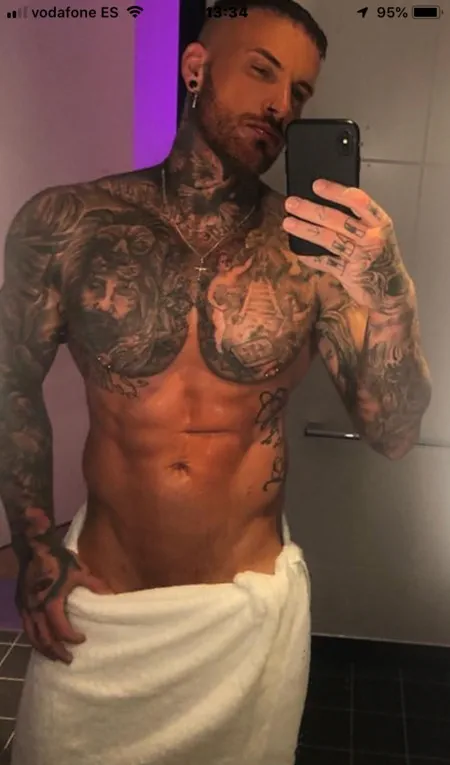 Warren Phillips nude