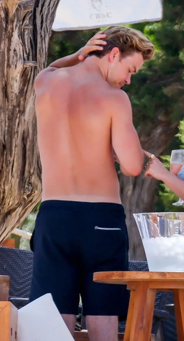 Will Poulter ass