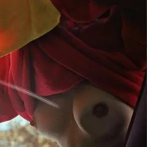 z-willa_holland_boobs