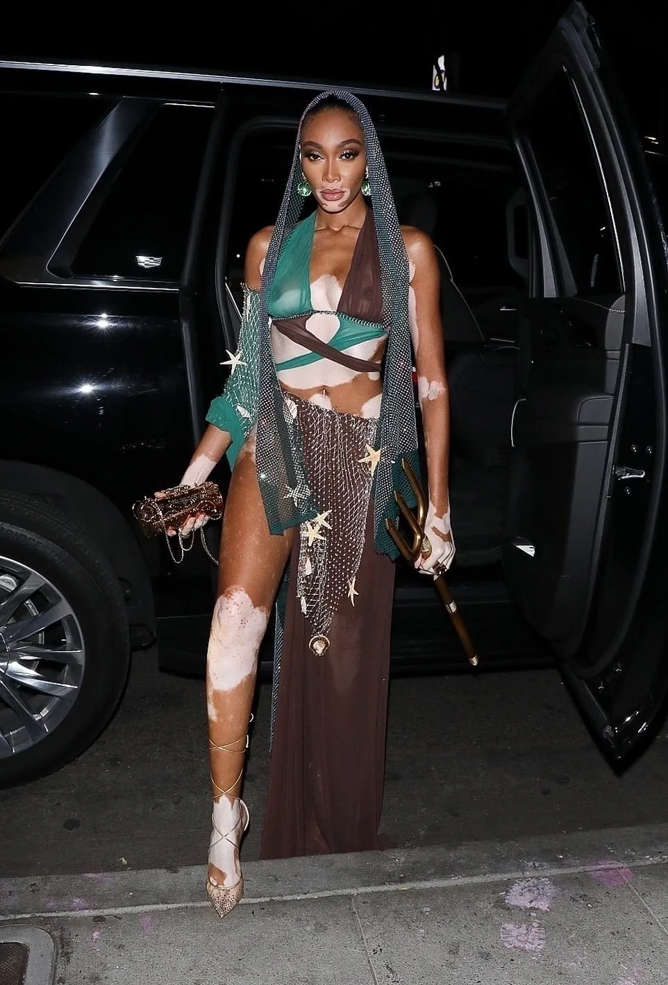 Vezi Hello Ilmet (3 fotografii)