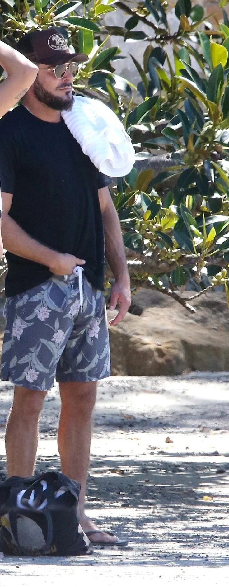 Zac Efron cock photos